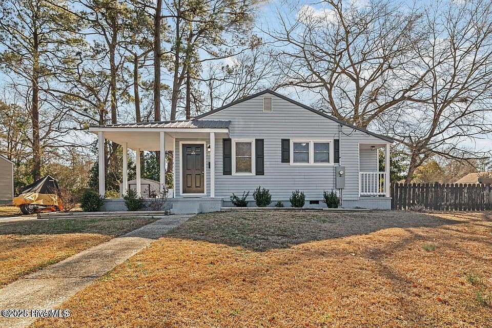1st image of 124 Bryan Pl