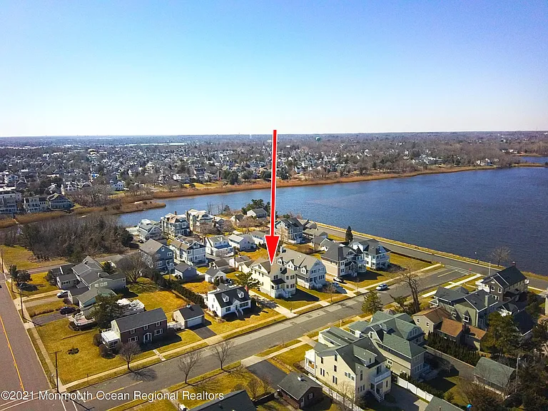 111 York Ave — Photo 32
