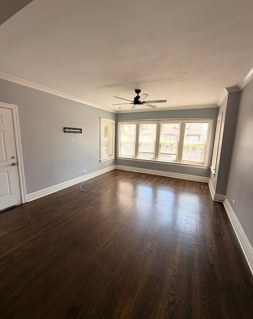 3 bed, 2.0 bath, 1300 sqft, $2,500 — Photo 3