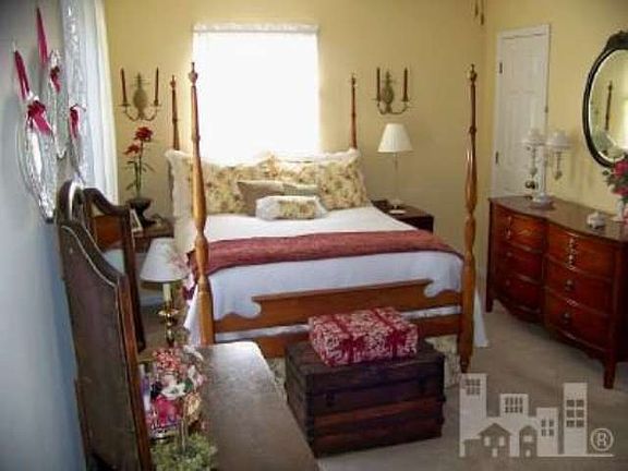 5th image of 310 N Colony Cir