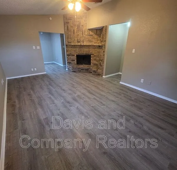 4422 Fairgate Dr — Photo 4