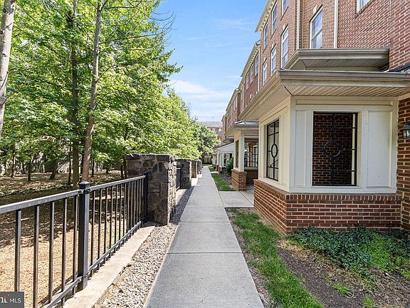 4th image of 4457 Beacon Grove Cir #B-705b