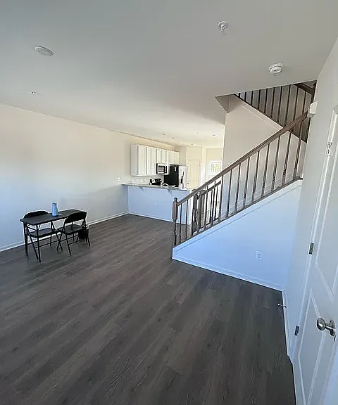 2504 Boeing Way — Photo 2