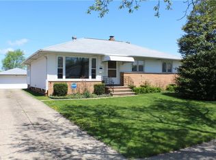 325 E Clearview Ave, Seven Hills, OH