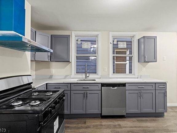 3rd image of 61 Columbia Ave Floor 2