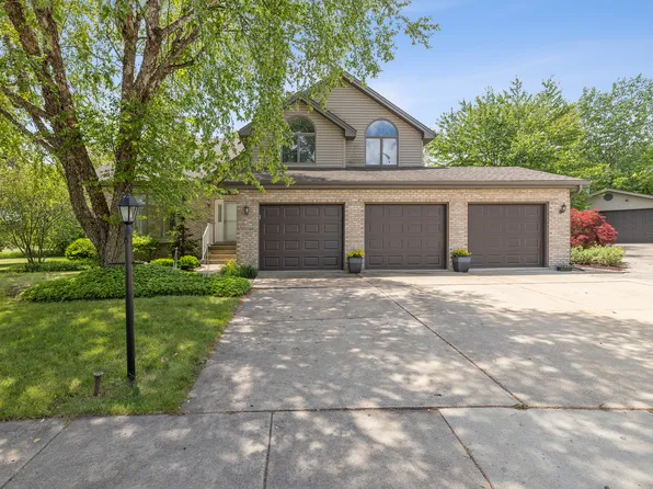 17038 Sycamore Ln, Oak Forest, IL 60452