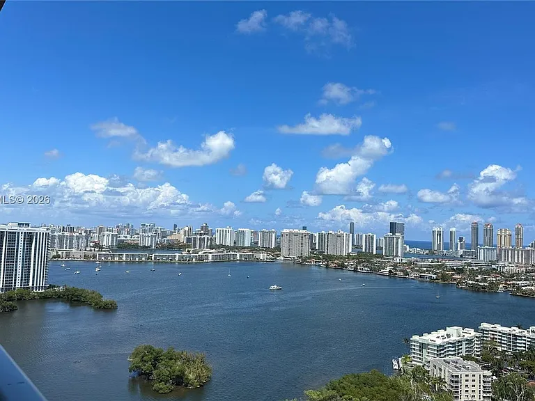 16385 Biscayne Blvd #3019 — Photo 1