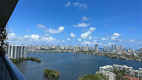 16385 Biscayne Blvd Photo 1