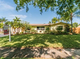 541 Sandlewood Ln, Plantation, FL 33317