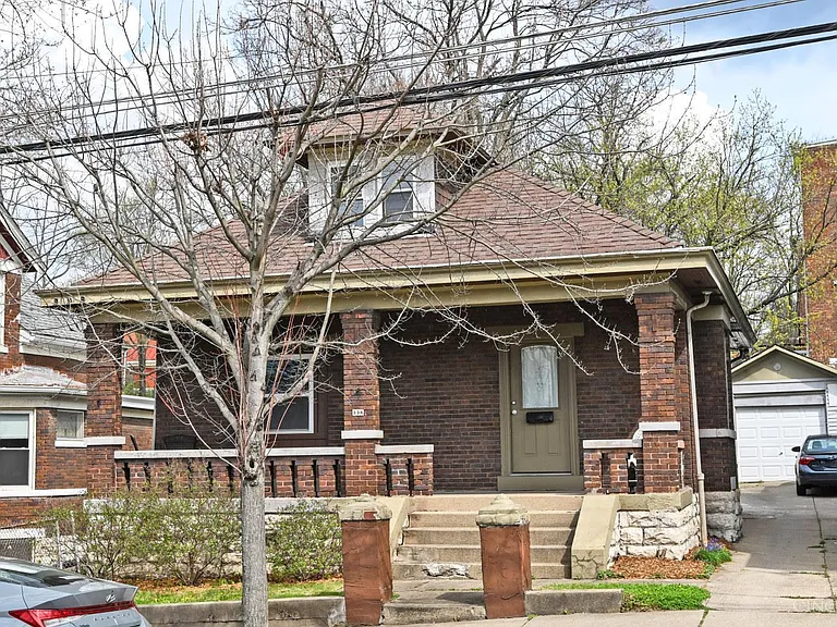 336 Warner St — Photo 1