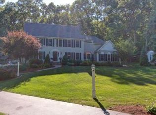 12 Ledgestone Dr, Hopkinton, MA 01748