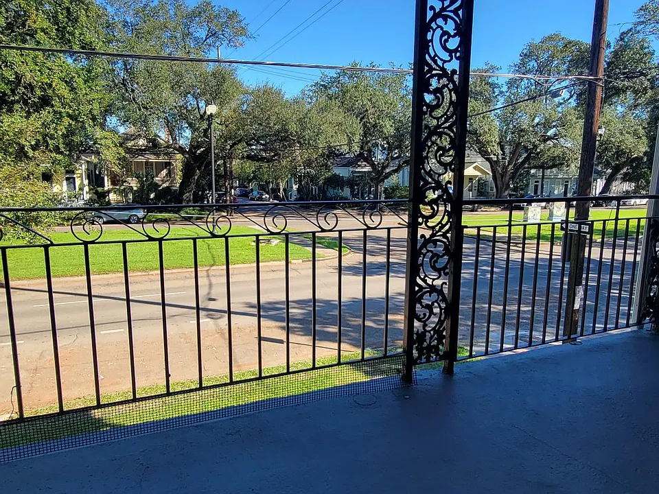 Huge Balcony on the Parade Route