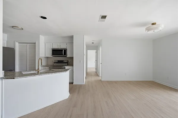 470 S Main St #203 — Photo 10