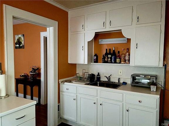 4th image of 105 Arlington Ave #1