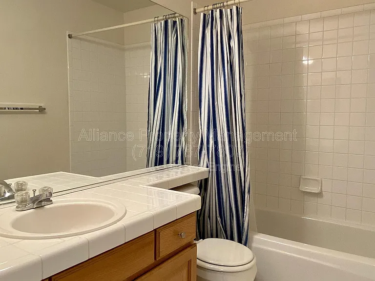2825 Dristol Dr — Photo 26