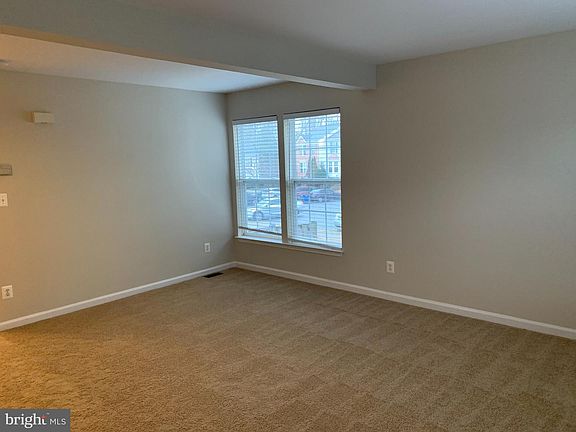 4th image of 4930 Marshlake Ln