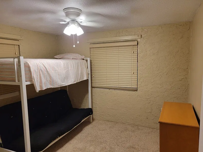 1 bed, 1.0 bath, $995 — Photo 3