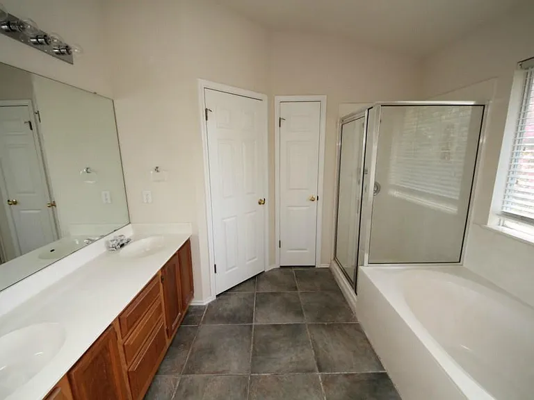 13453 Gent Dr — Photo 11