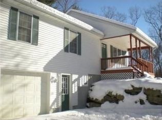 31 Lowes Ln, Glocester, RI 02814