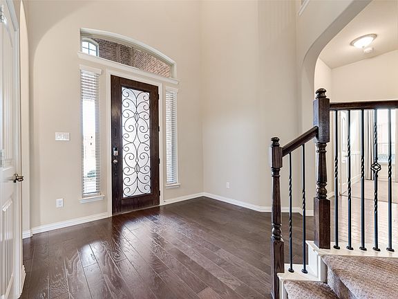 4th image of 216 Equestrian Rd