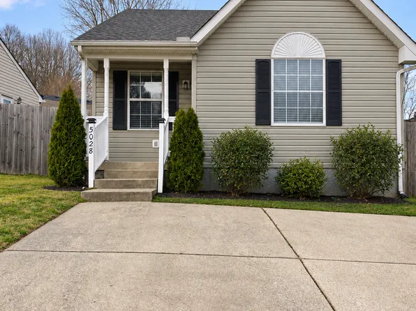 5028 Greer Station Dr, Hermitage, TN 37076