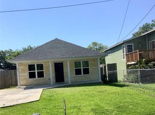 323 Kansas St, Bacliff, TX 77518