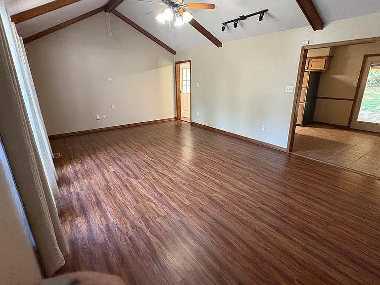 11 Cottonwood Dr — Photo 3