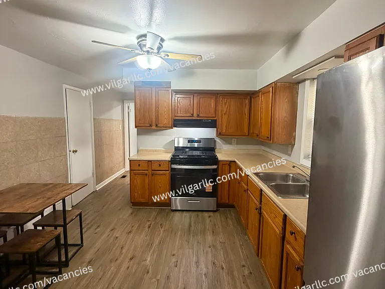 4856 Magoun Ave — Photo 3