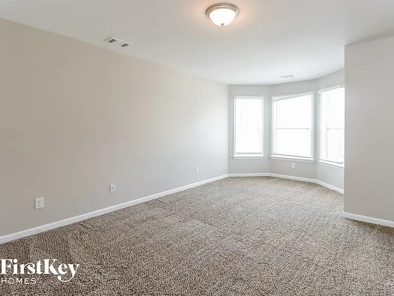 1421 Kentmire Ct — Photo 9