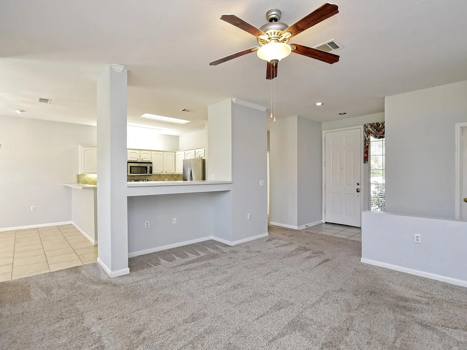 2 bed, 2.0 bath, 1330 sqft, $1,895 — Photo 3