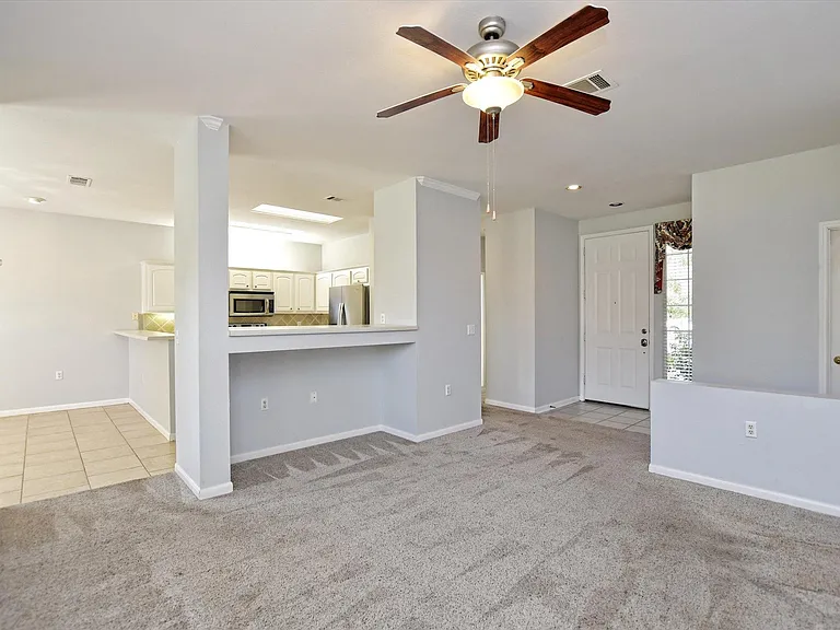 117 Beautybush Trl — Photo 3