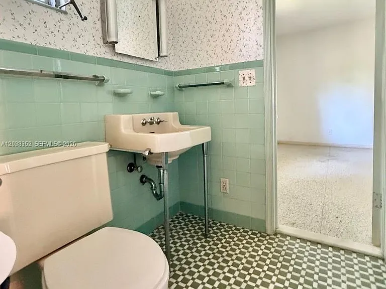 1235 Jefferson St — Photo 22