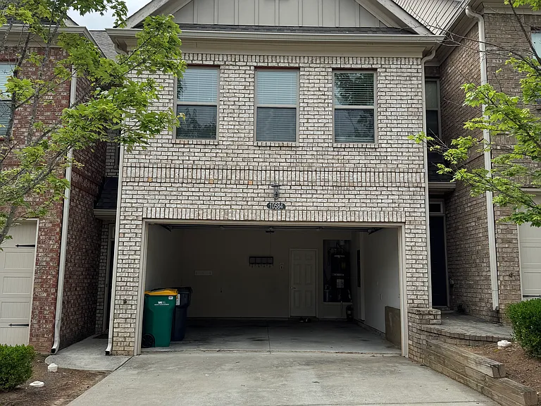 10584 Naramore Ln — Photo 2