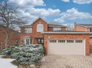 2066 Pineview Dr, Oakville, ON L6H 5M4