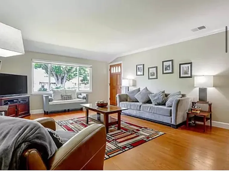 5662 Croydon Ave — Photo 3