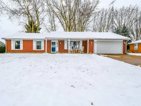 737 Honeysuckle Dr, Greenville, OH 45331