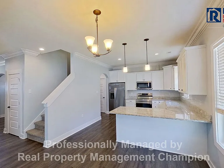 241 E Ivybridge Dr — Photo 5