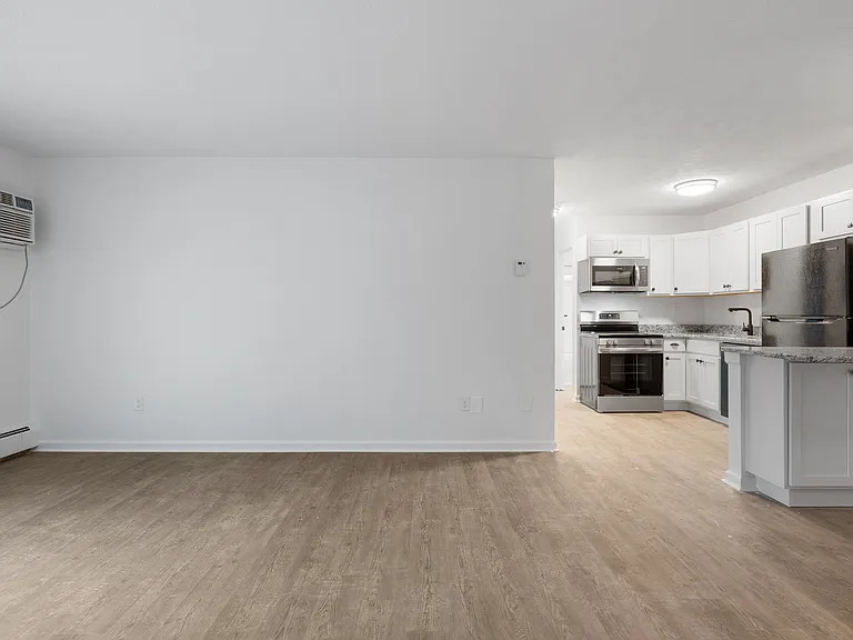 Westwood Apartments - SP Lafayette LLC — Photo 6