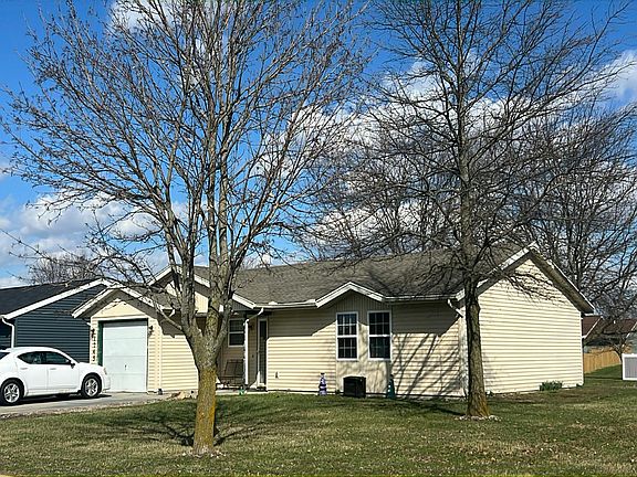 2nd image of 1745 Colonial Ln