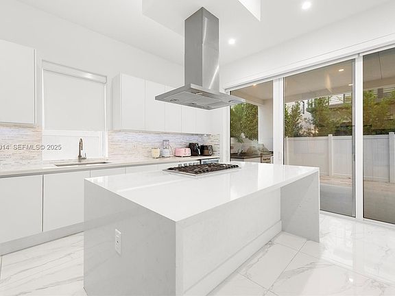 5th image of 7455 NW 103rd Pl #7455