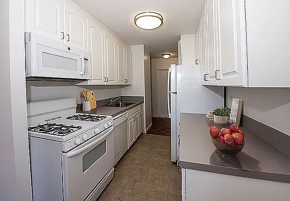 3rd image of 1751 2nd Ave APT 15J