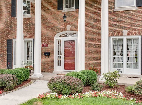 2nd image of 270 W Elm Park Ave