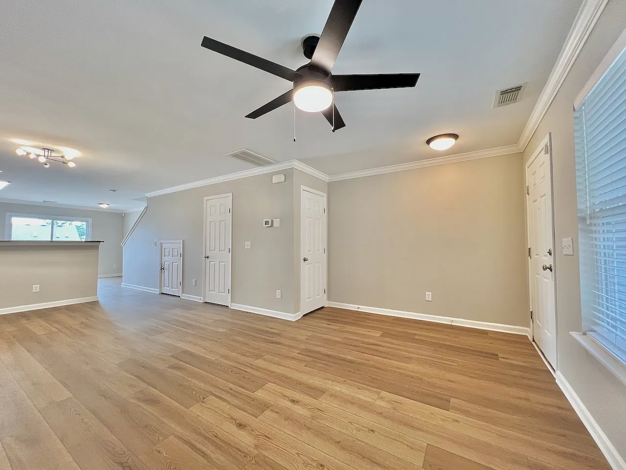 2 bed, 2.5 bath, 1248 sqft, $1,650 — Photo 3