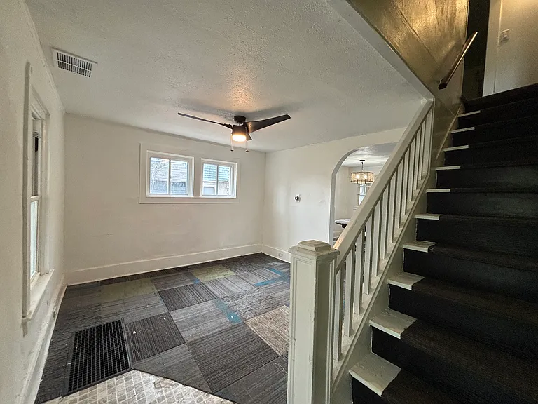 1 Easterly Pl — Photo 4