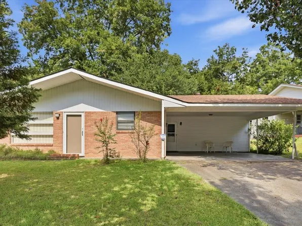 1813 Macarthur Dr, Vicksburg, MS 39180