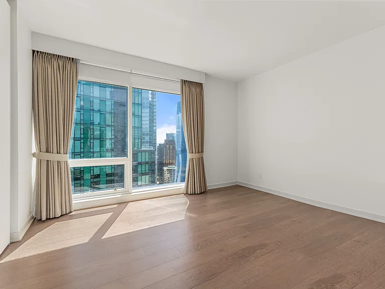 1139 Cordova St W — Photo 25