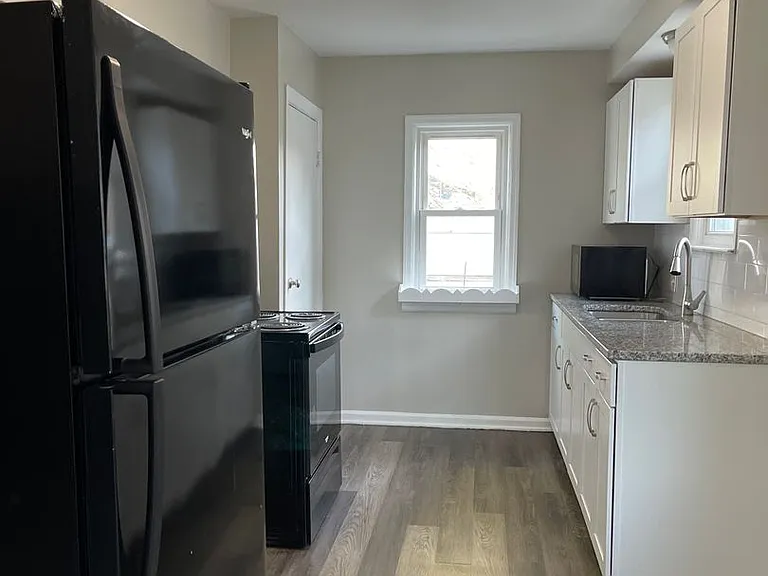 1194 E 15th Ave — Photo 6