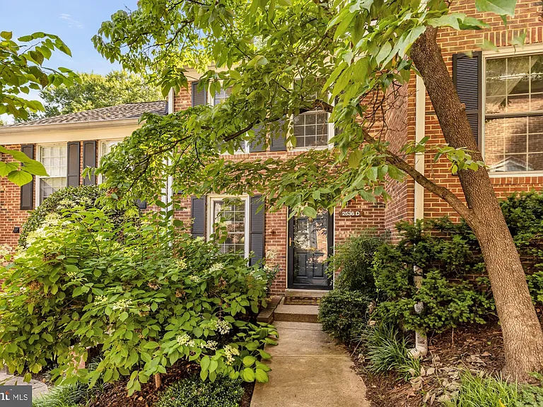 2536 S Walter Reed Dr #D — Photo 1