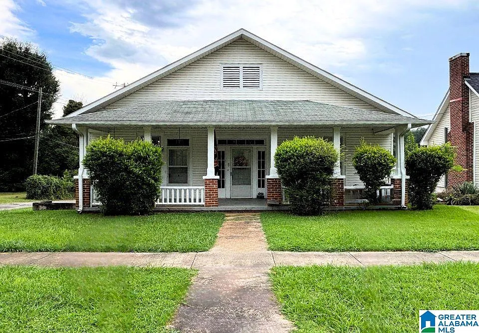 302 Coffee St E