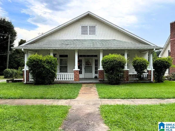 302 Coffee St E, Talladega, AL 35160